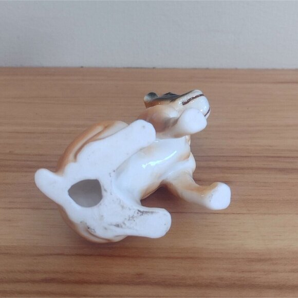 Vintage Glazed Porcelain Boxer Sitting Dog Figurine Unmarked 3.5" - Picture 5 of 7